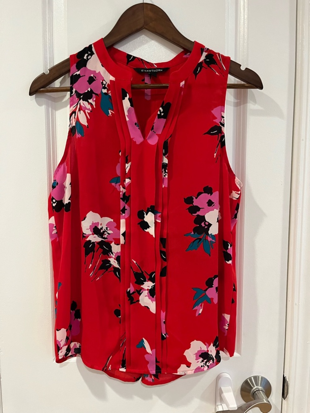 41 Hawthorn Red Floral Sleeveless V-neck blouse